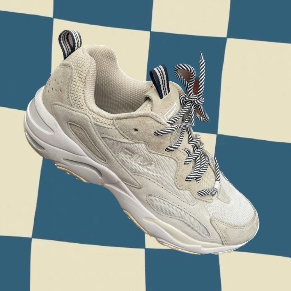 Women’s FILA | Dad Sneaker US 9.5 (Runs small)
